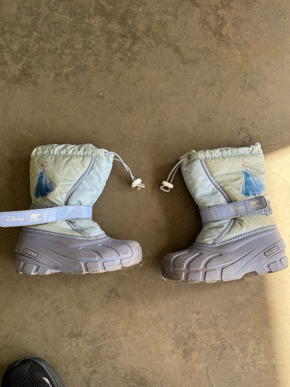 Frozen kids size 2 winter boots